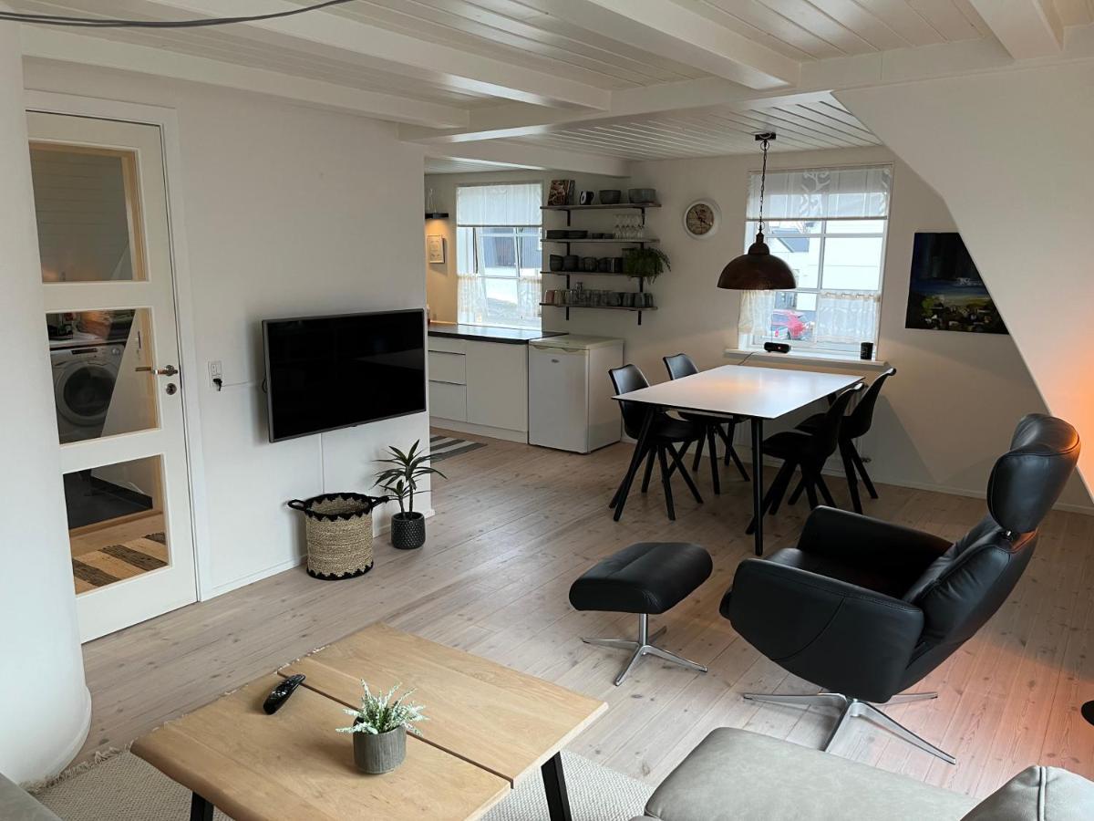 Apartment Downtown - Great View! Klaksvík Екстериор снимка